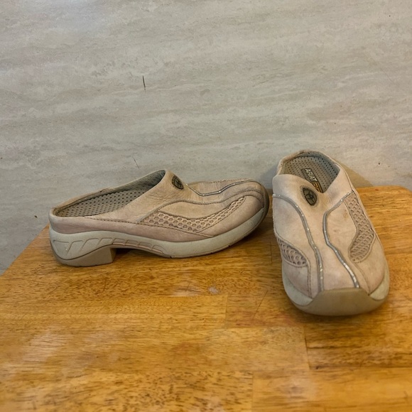 Ariat Leather Suede Slip-On Loafer Mules Cream Women's Size 6.5 Outdoor Western - Picture 1 of 10